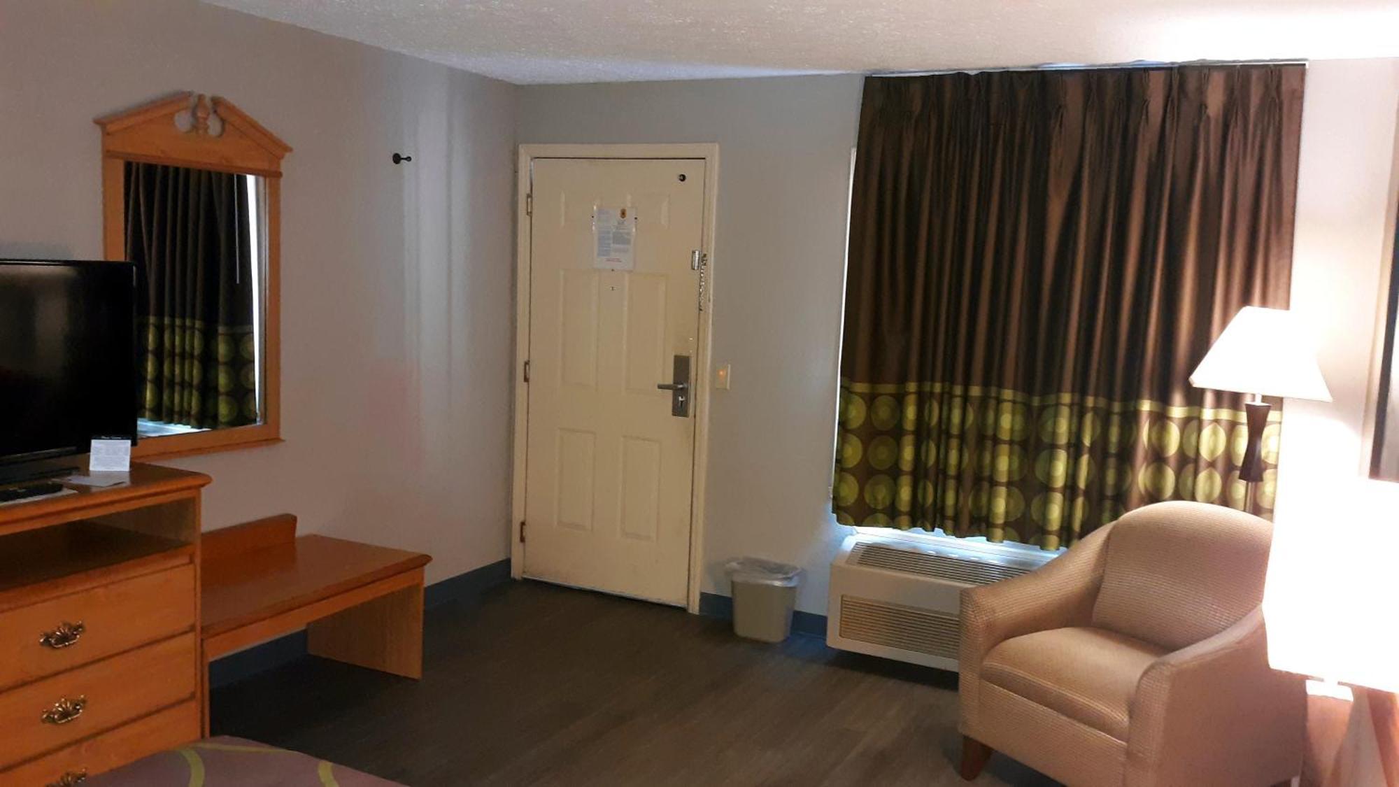 Super 8 By Wyndham Fort Chiswell Wytheville Area Max Meadows Bilik gambar