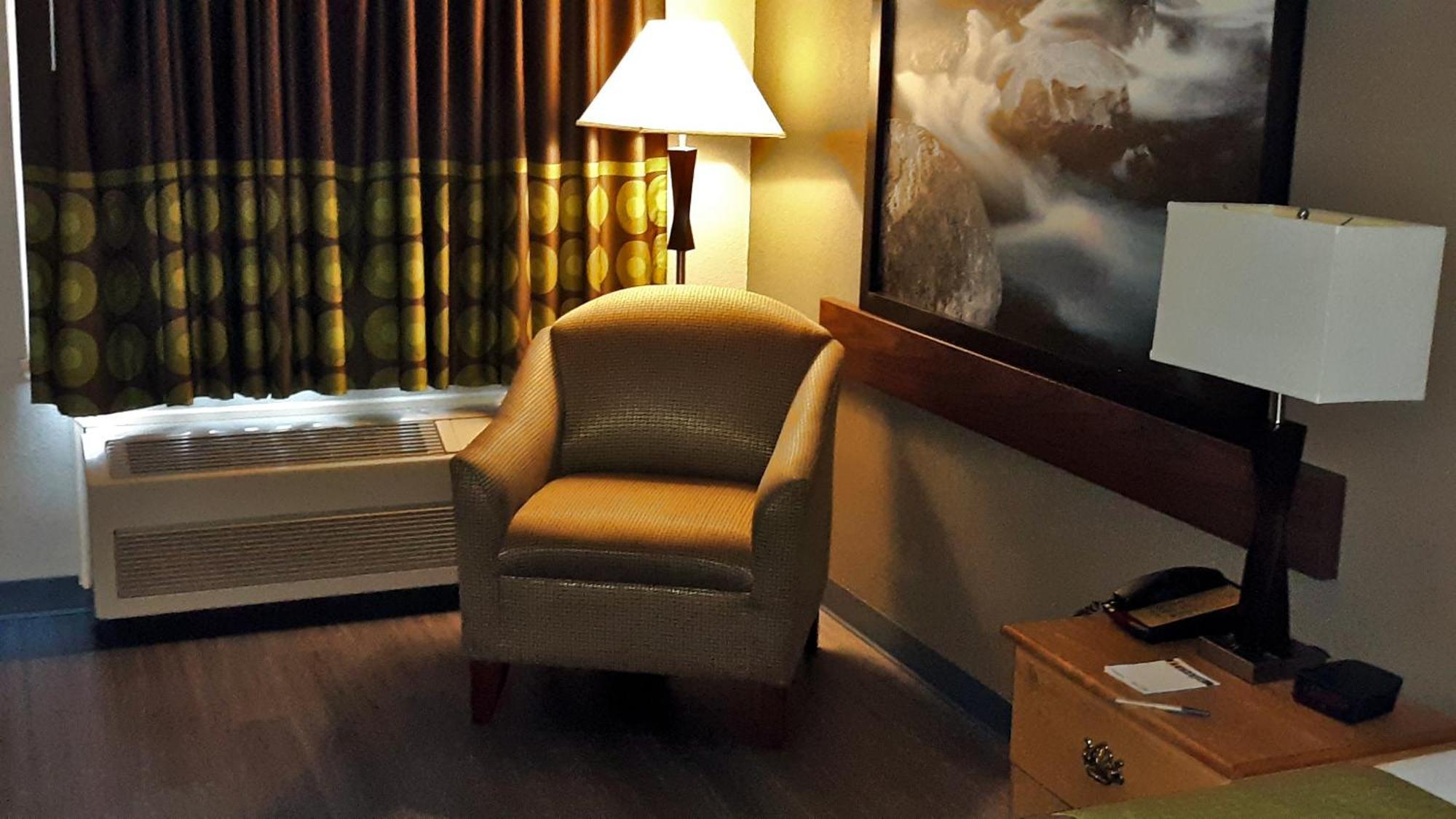 Super 8 By Wyndham Fort Chiswell Wytheville Area Max Meadows Bilik gambar